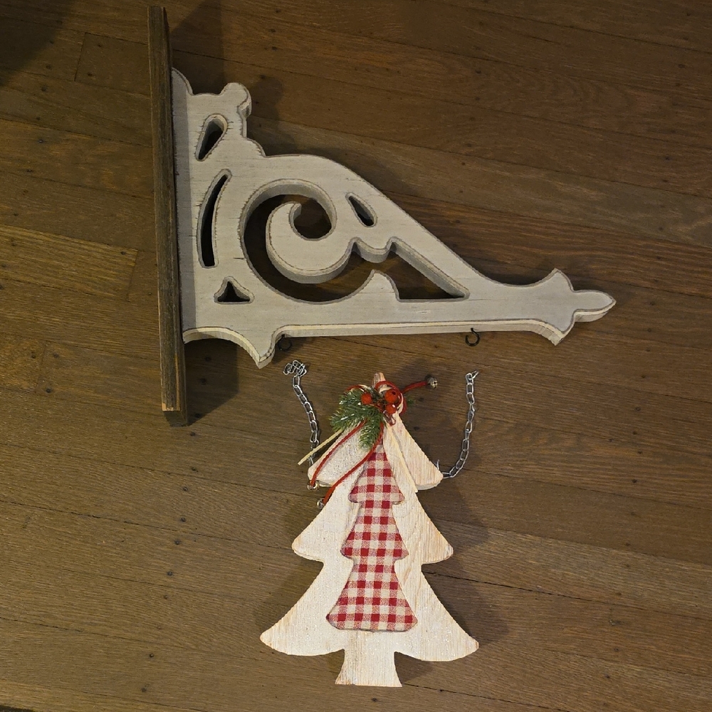 K&K Interiors: Arrow Hanger & Festive Red and White Plaid Xmas Tree- NEW Holiday